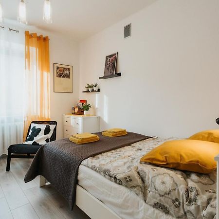 Charming Apt Old Town & Jewish District, Quiet Neighborhood Краков Экстерьер фото